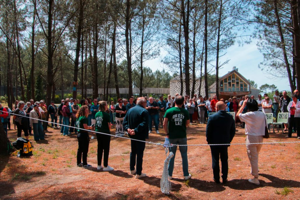 Photo prise lors de l'inauguration du parc La Double Aventure à Montendre en Charente-Maritime.